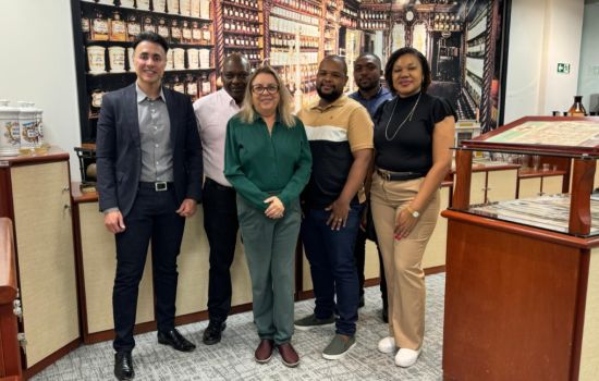 ICTQ recebe farmacêuticos de Moçambique para curso exclusivo e visita ao CFF e Anvisa