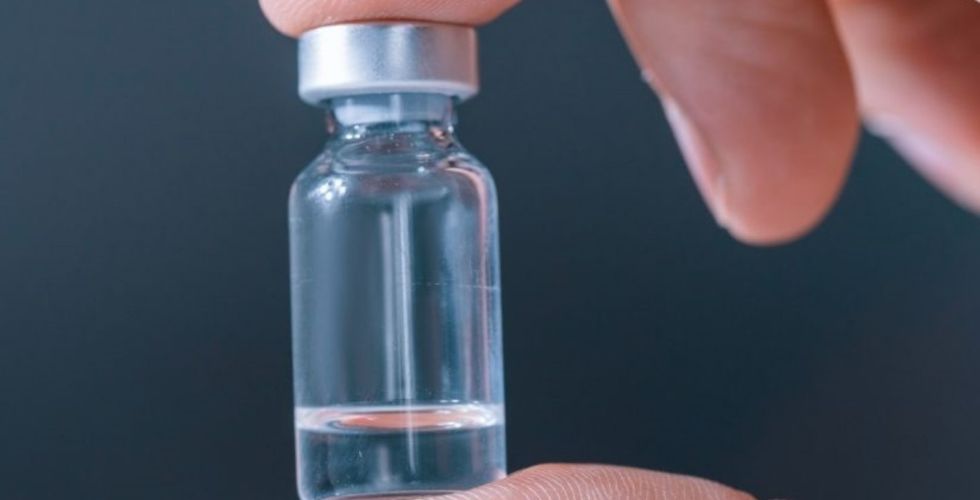 Anvisa recolhe lotes de medicamentos injetáveis após encontrar vidro, precipitados e corpos estranhos em frascos