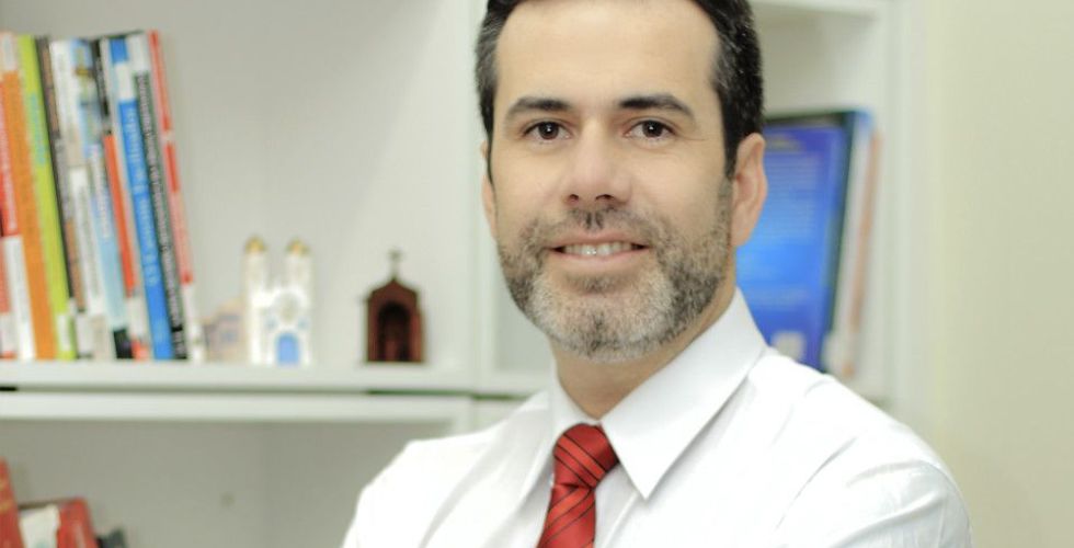 Estratégia de sobrevivência para a pequena farmácia em tempo de grandes redes