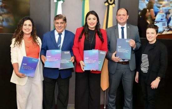 CFF lança guias de atuação do farmacêutico na PrEP e na PEP