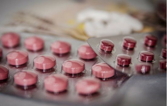 Progesterona pode reduzir casos graves de Covid-19 em homens, revela estudo