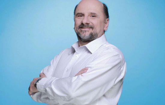 Inadmissível terceirizar atenção farmacêutica a leigos