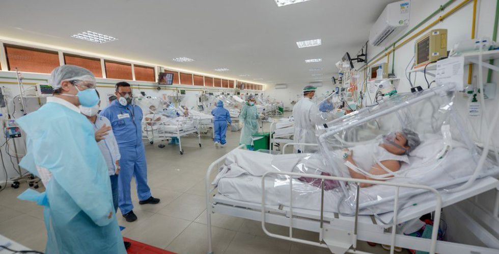 Descontrole da pandemia e variantes de coronavírus no Brasil ameaçam o mundo