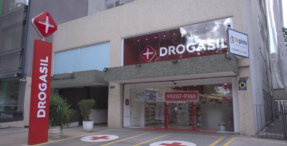 Raia Drogasil abre 113 vagas para farmacêuticos
