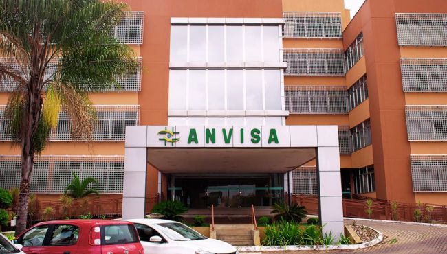 Anvisa tem um mês para aprovar novo medicamento para Covid-19