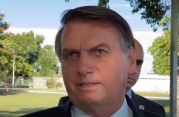Bolsonaro veta indenização de R$ 50 mil para farmacêuticos em pandemia
