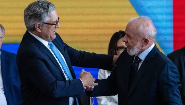 Presidente Lula sanciona medida provisória e cria 518 novos cargos na ANVISA