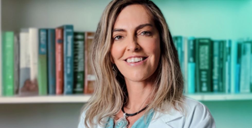 Tatiana Sampaio, pesquisadora da polilaminina, expõe gargalos entre pesquisa acadêmica e desenvolvimento de medicamentos