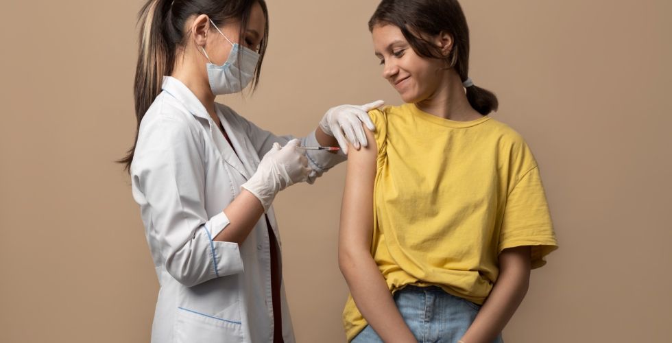 Saiba como funcionará a imunização com as primeiras doses da vacina contra a dengue.