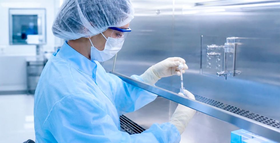Anvisa entra na reta final da revisão do Anexo IV sem dizer quanto a farmácia de estéreis poderá produzir