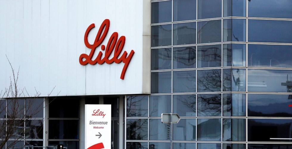 Eli Lilly se torna a primeira farmacêutica a alcançar US$ 1 trilhão em valor de mercado, impulsionada pelo sucesso do Mounjaro.