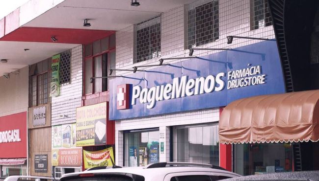 Pague Menos oferece teste da bochechinha