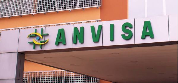 Presidente da Anvisa afirma que tomará qualquer vacina aprovada pela Agência
