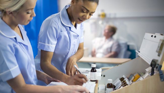 Farmacêuticos perdem na justiça Atividade Privativa para Enfermeiros