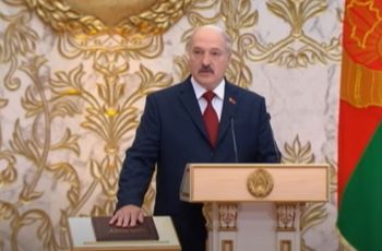 Ditador negacionista da Bielorrússia testa positivo para Covid-19
