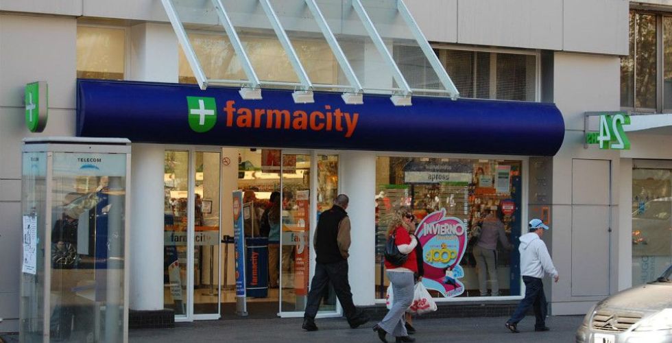 Los Hermanos farmacêuticos na Argentina não podem prescrever como os brasileiros