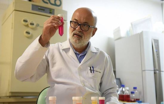 Coronavírus: farmacêutico analisa possível mutação em paciente no Brasil