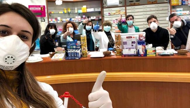 Coronavírus: 10 imagens surpreendentes que mostram o trabalho de farmacêuticos na Itália