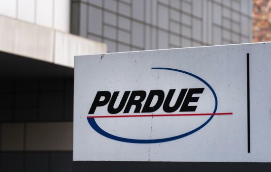Purdue Pharma é condenada a bilhões por crise dos opioides ligada ao OxyContin