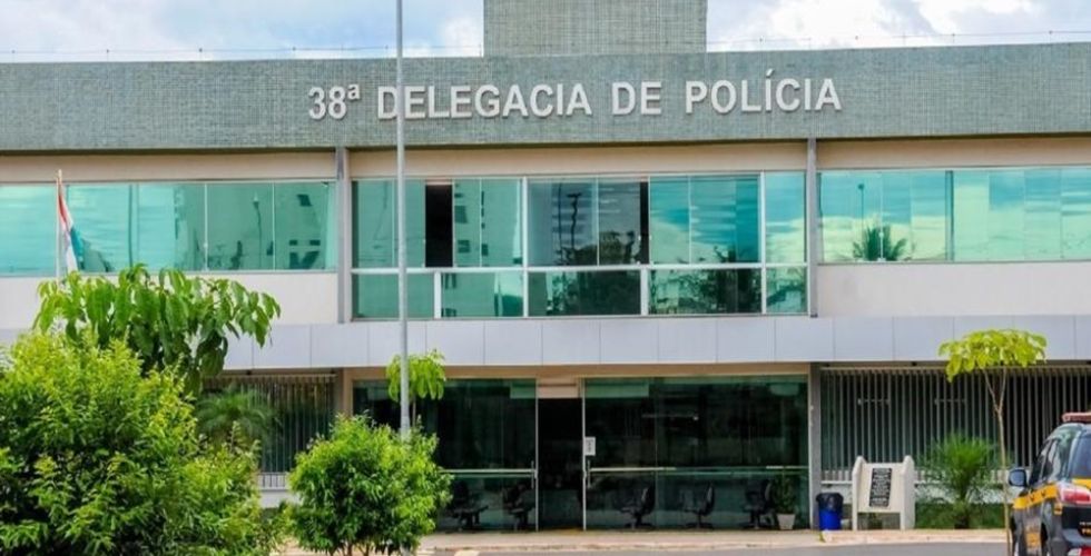 Farmacêutico é preso após lamber nádegas de jovem antes de aplicar injeção