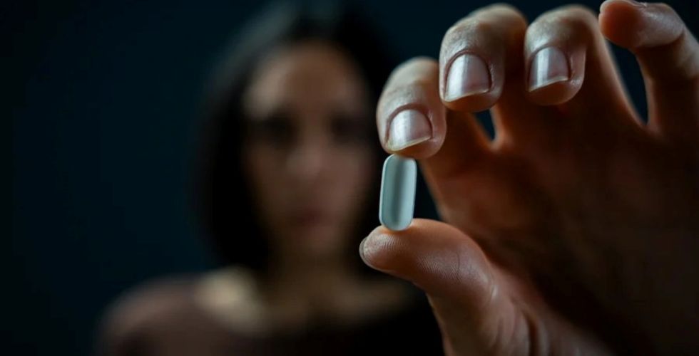 Especialistas explicam riscos do uso de psicodélicos fora de tratamento