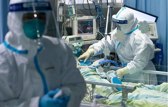 Covid-19: farmacêutico é a primeira pessoa a morrer por infecção recorrente