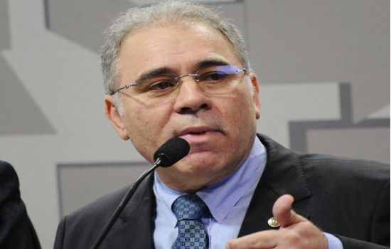 Ministro da Saúde diz que indústria farmacêutica não consegue suprir necessidades do País