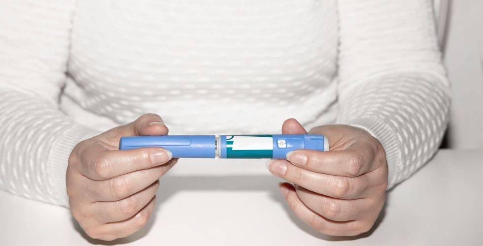 Mulheres são maioria em casos de pancreatite associados a canetas emagrecedoras