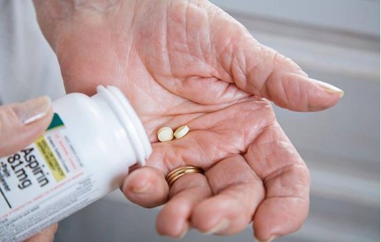 Aspirina pode reduzir risco de intubação e morte por Covid-19, explica estudo