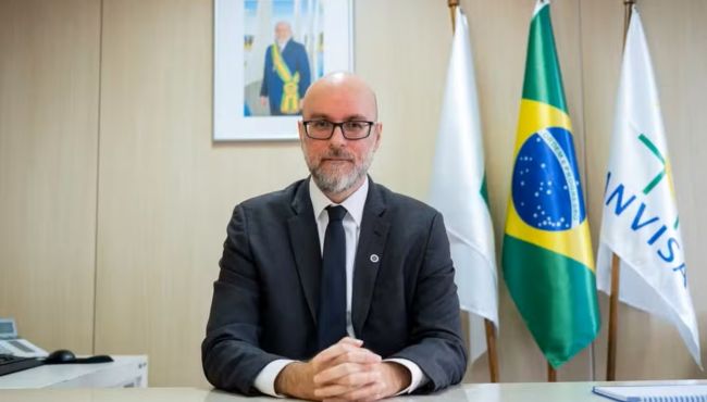 Descompasso em Brasília: presidente da Anvisa se posiciona contra setor magistral, ferindo diretrizes do governo Lula