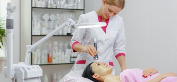 Exames laboratoriais definem procedimentos e estratégias do farmacêutico esteta