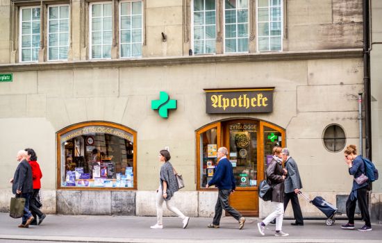 Como trabalham os farmacêuticos ricos da Suíça