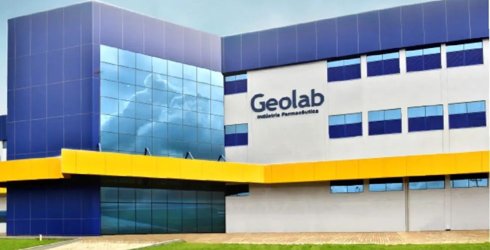 Geolab investe R$ 100 milhões em P&D e gera oportunidades para farmacêuticos