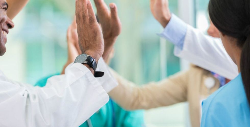 6 indicações de médicos sobre como o farmacêutico pode ajudar no tratamento do paciente