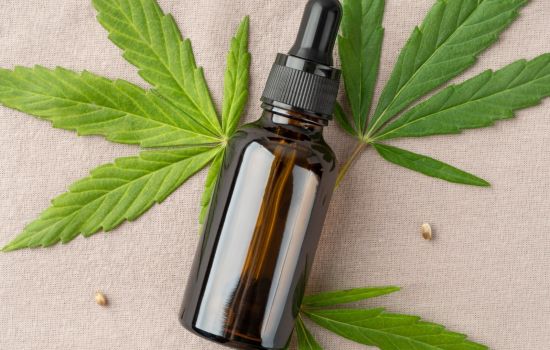 Indústria farmacêutica aposta no primeiro tratamento à base de cannabis que pode substituir opioides