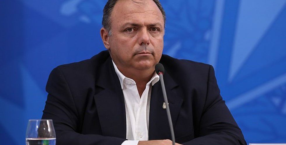 Governo quer comprar 'todas as vacinas disponíveis' da Pfizer e da Janssen