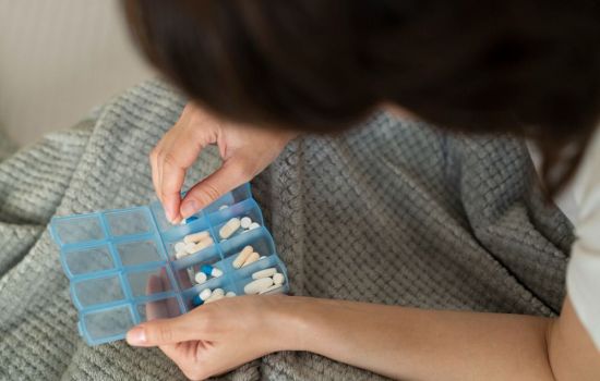 Organizadores de comprimidos e os possíveis danos aos medicamentos