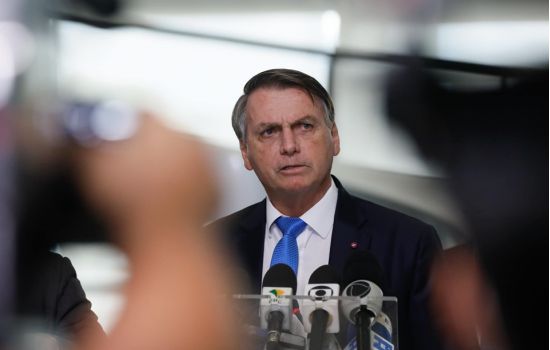Bolsonaro troca farmacêutica por tenente-coronel na diretoria da Anvisa