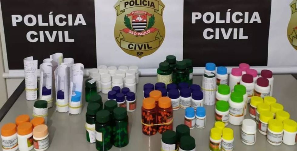 Polícia prende dois farmacêuticos por falsificação de medicamentos