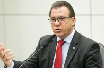 Ministro do Trabalho defende fim da jornada 6x1 como novo foco do Congresso