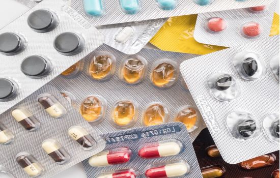 Duas indústrias farmacêuticas são multadas por superfaturamento