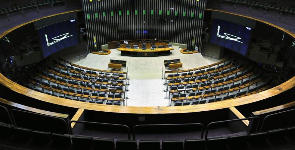 Congresso libera medicamentos sem registro da Anvisa durante pandemia
