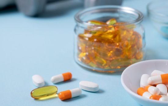 Pesquisa aponta que 63% dos brasileiros optam por suplementos em vez de melhorar hábitos alimentares