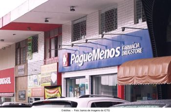 Pague Menos oferece teste da bochechinha