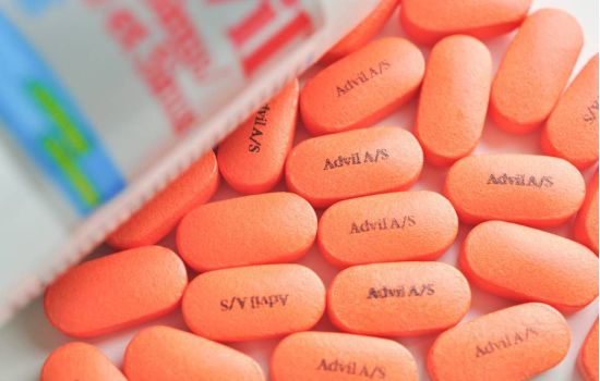 OMS volta atrás sobre restrição de ibuprofeno no tratamento do coronavírus