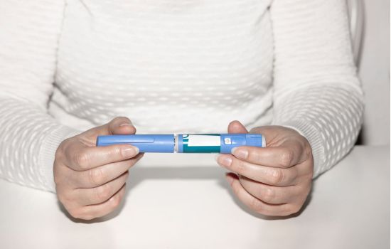 Mulheres são maioria em casos de pancreatite associados a canetas emagrecedoras