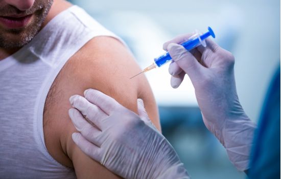 Anvisa poderá aprovar vacina contra Covid-19 em outubro