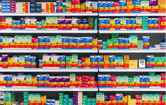 Médicos prescrevem mais Genéricos, que Medicamentos de Referência, aponta pesquisa