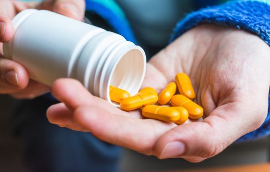 Anvisa endurece regras para suplementos com cúrcuma após alertas de risco hepático