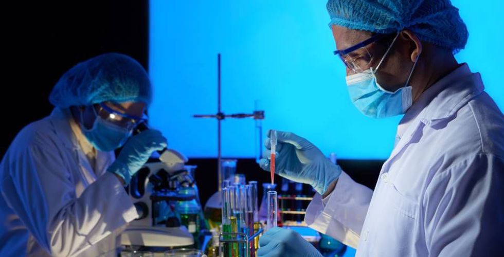 Cientistas descobrem 200 medicamentos promissores contra a Covid-19